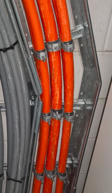 oranje functie behoud kabel in goot